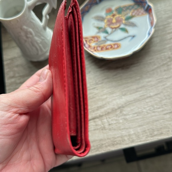 🔥 EUC AUTHENTIC RED EPI  WALLET - Picture 8 of 9